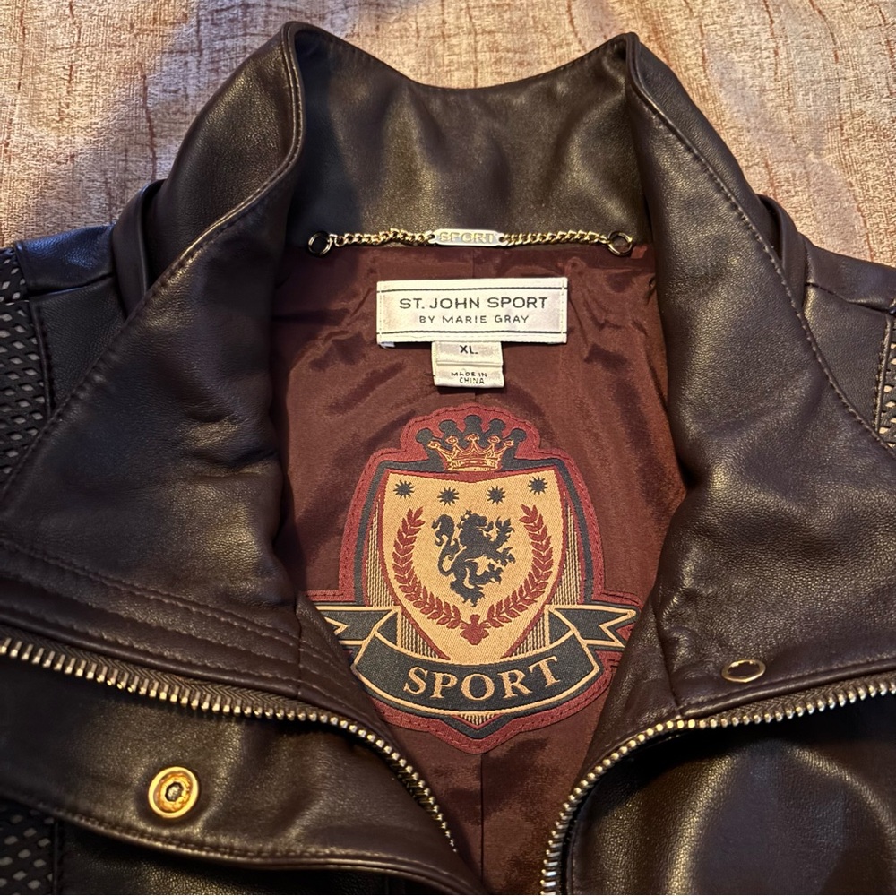 NWOT St. John Sport Choc Velvet Brown Leather Jacket w Raccoon Fur L/XL - Picture 6 of 16